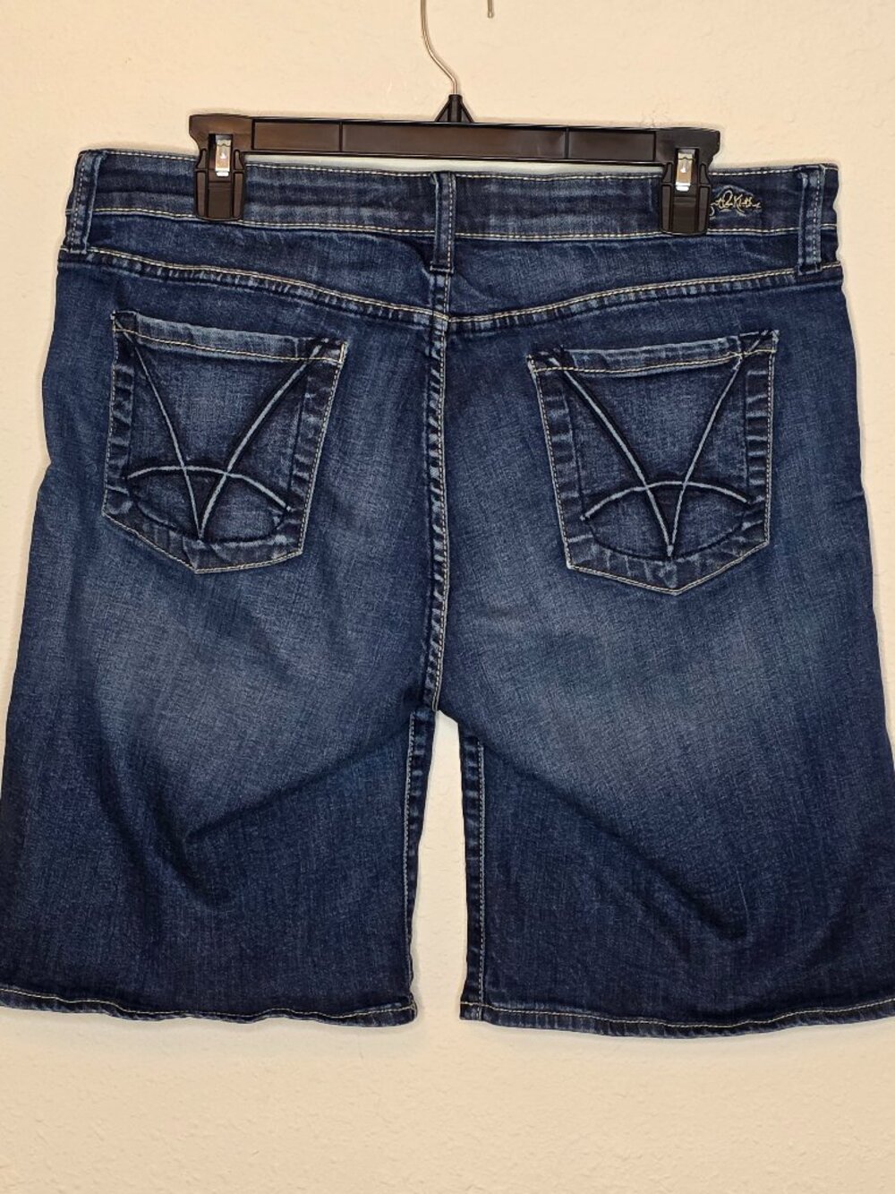Kut From The Cloth Bermuda Denim Women's Shorts, Size 12 - Picture 2 of 9
